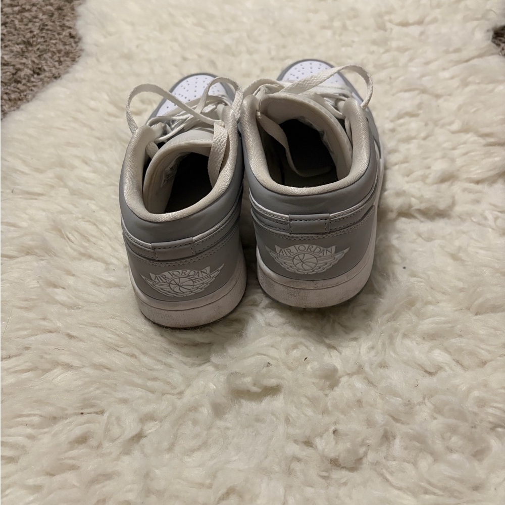 Nike Jordans Classic Gray and White Low-Tops - Picture 5 of 5